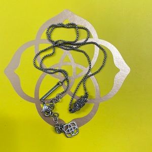Kendra Scott necklace